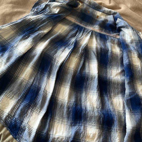 Cute light flannel button up shirt - Picture 6 of 7